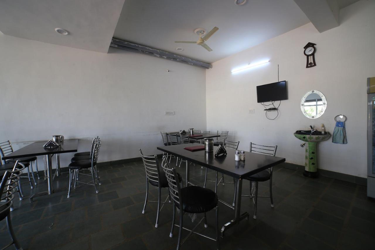 Oyo 37077 Hotel Rawat Ajmer Eksteriør bilde