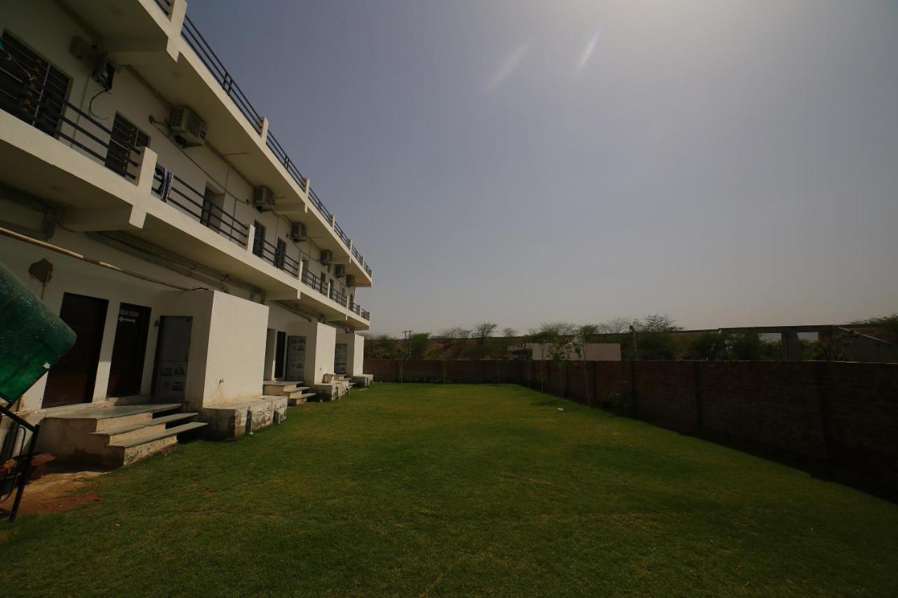 Oyo 37077 Hotel Rawat Ajmer Eksteriør bilde